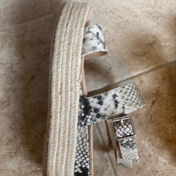 Steve Madden Snakeskin platform sandals - Picture 3 of 8